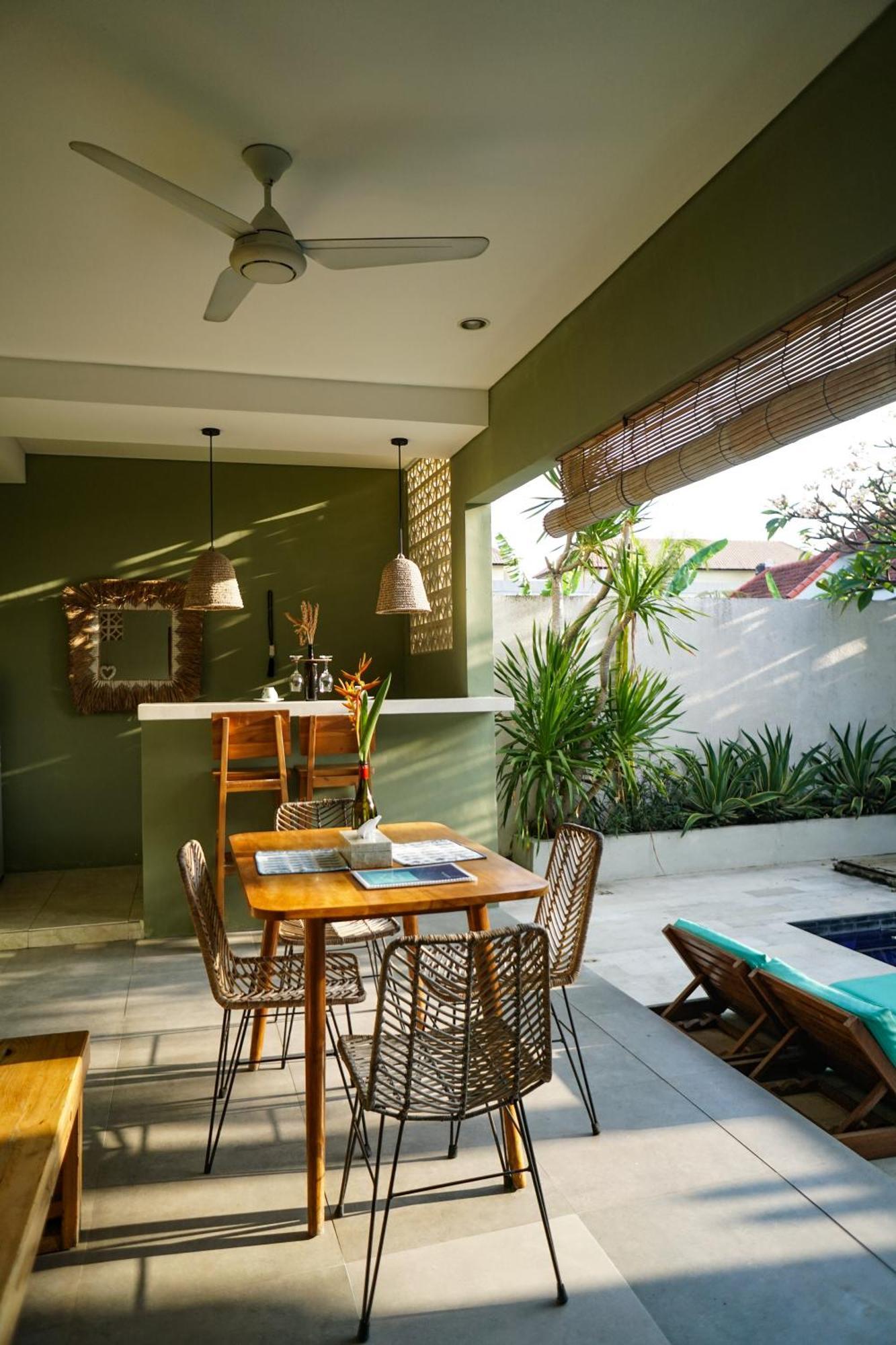 Kiki Village Bathtub And Living Room Canggu Extérieur photo
