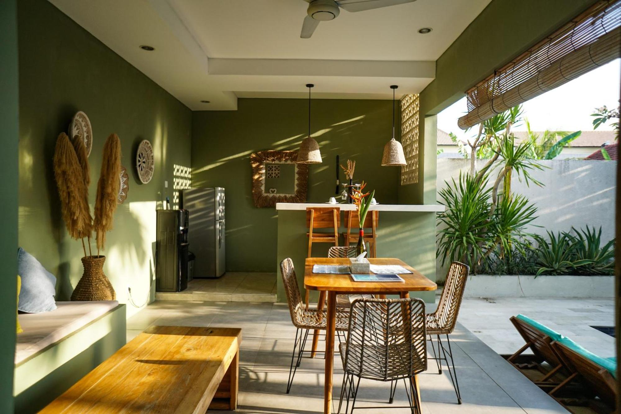 Kiki Village Bathtub And Living Room Canggu Extérieur photo